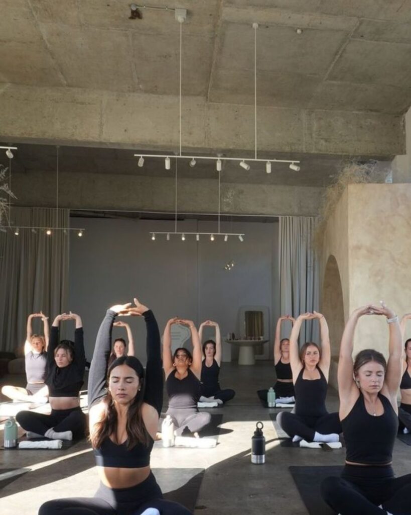 Cours de Pilates à Montigny-le-Bretonneux (Yvelines 78). Renforcement, posture et bien-être au studio The Muse Lab. Tous niveaux, réservation en ligne.